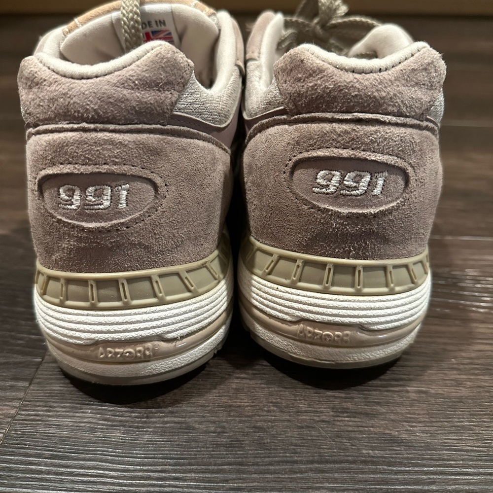 NEW BALANCE 991 Size 9 US Made In England Beige Brown Trainers Women’s - Picture 5 of 7